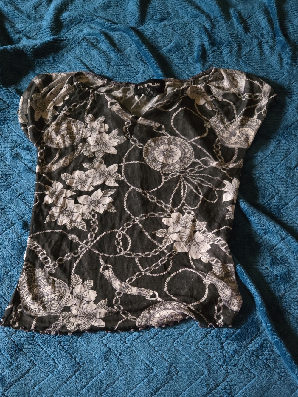 3/$20 Mainstream Black Floral Chain-Print Short Sleeve Tee